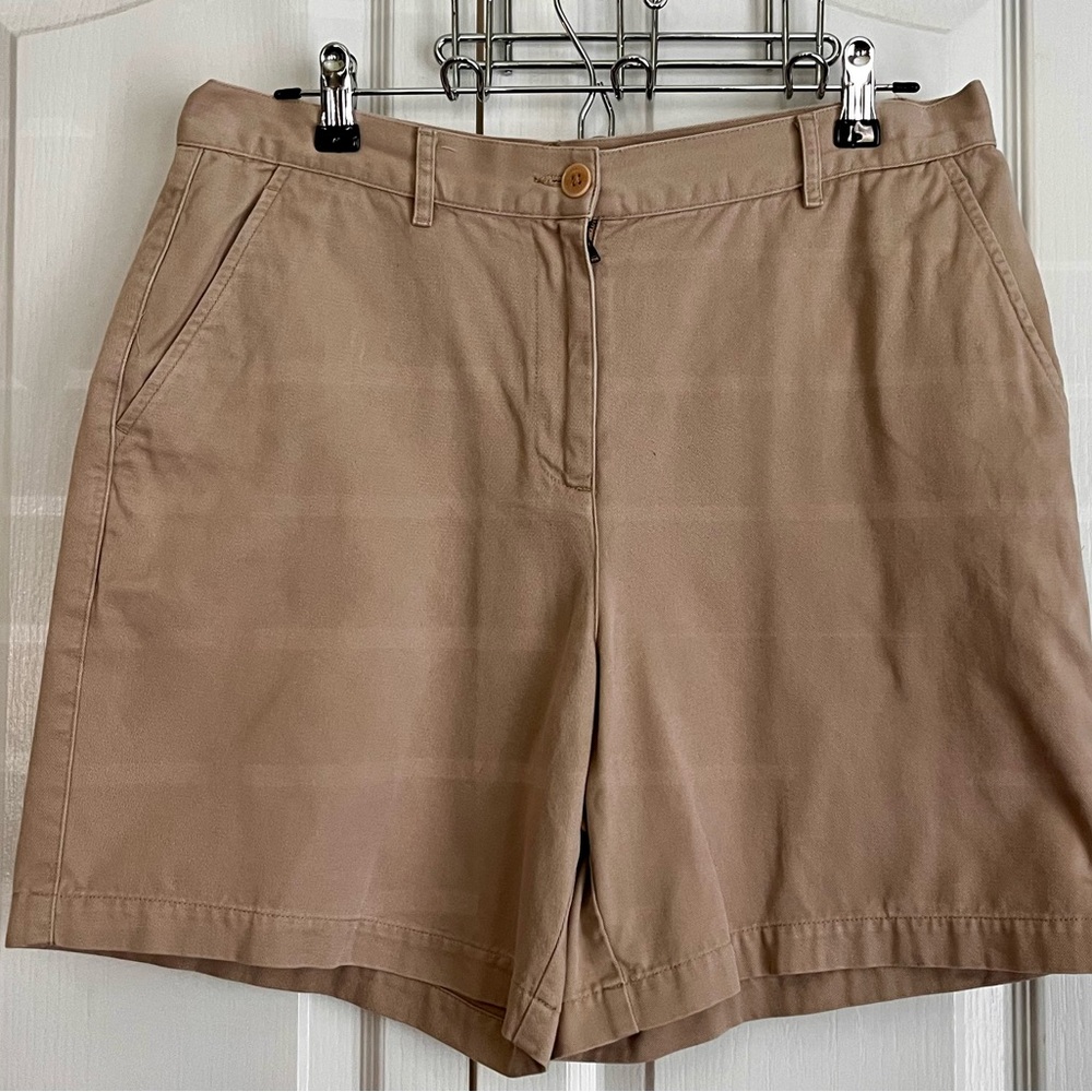 RALPH LAUREN WOMENS KHAKI SHORTS, SIZE 14